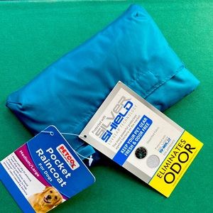 Petco pocket raincoat for Medium/Large dogs.   Nwt!